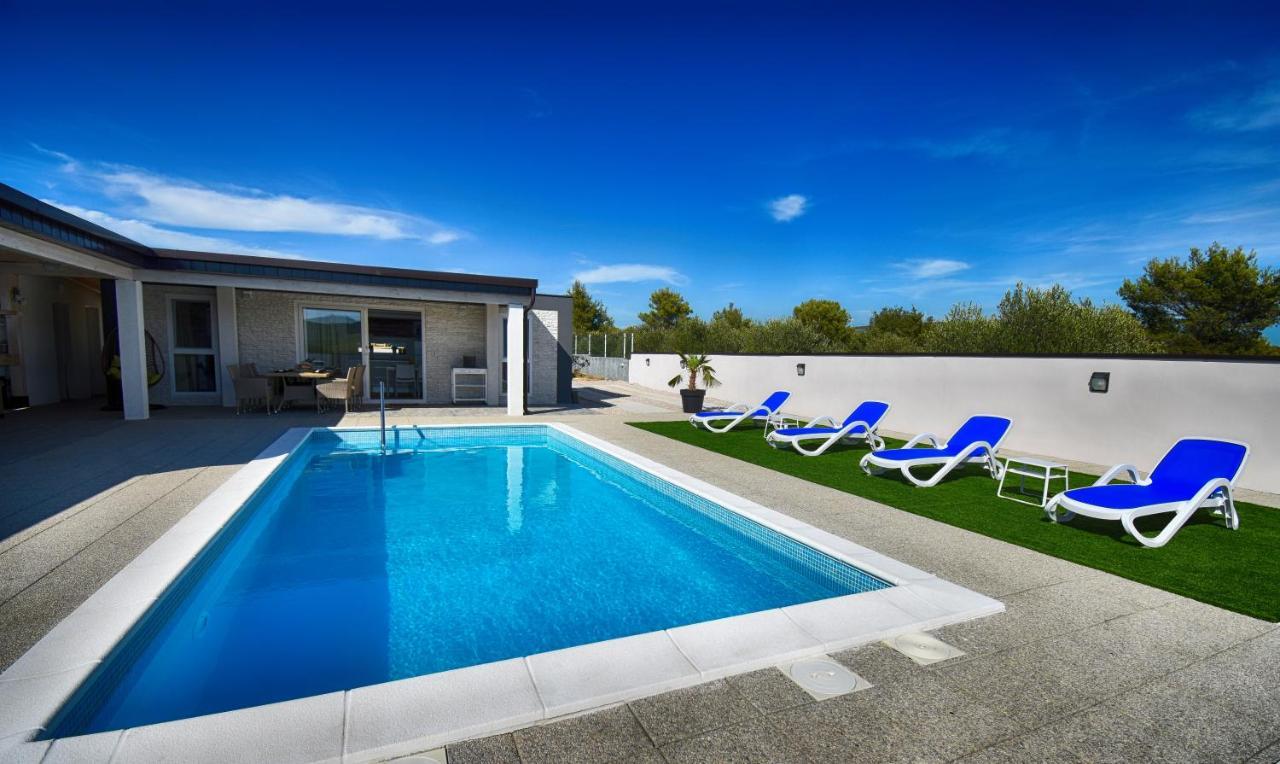 Resort Renjeland シベニク エクステリア 写真